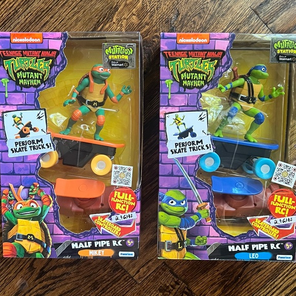 Teenage Mutant Ninja Turtles $50 bundle for two
Remote Control characters - Picture 3 of 9